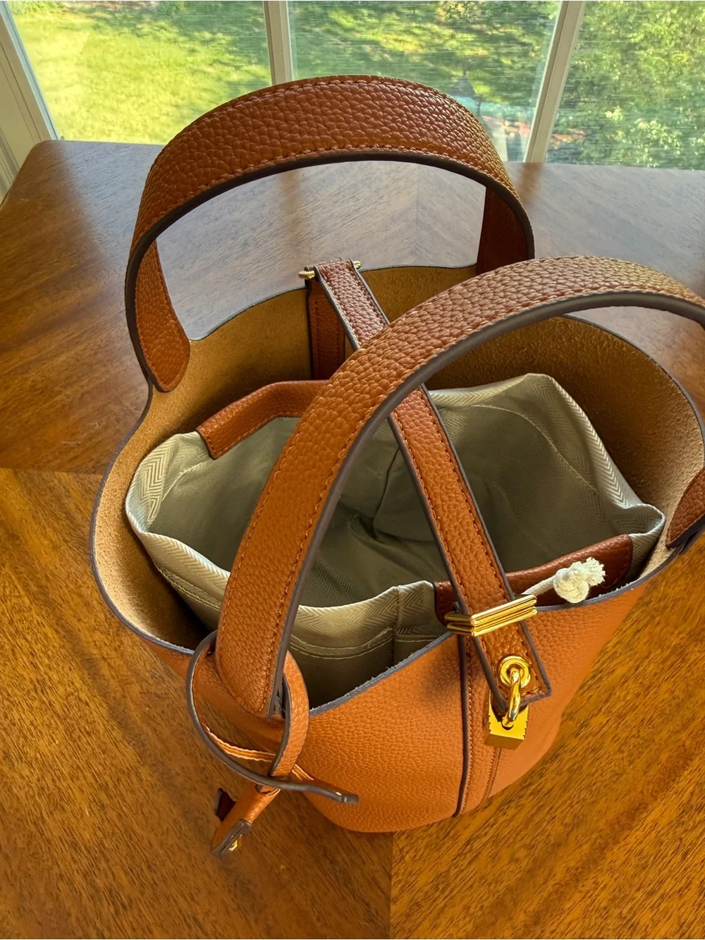 NWOT Women's Pebbled Leather or Faux Leather Bucket Bag with Drawstring Insert